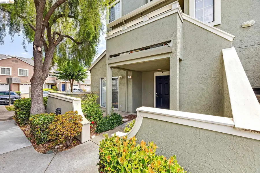 63 Trestle Dr, Hayward, CA 94544 - #3