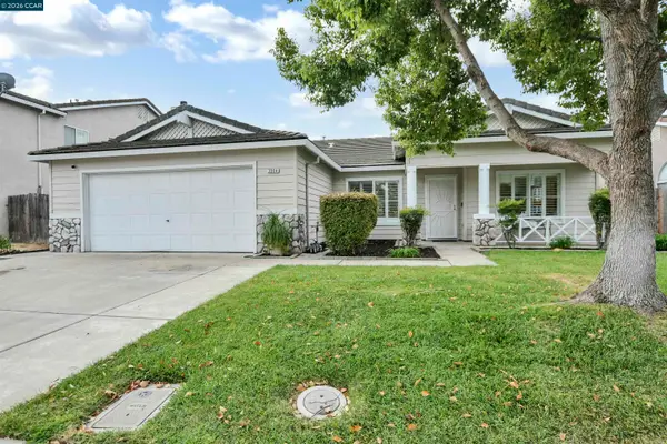 3904 Des Moines Dr, Stockton, CA 95209