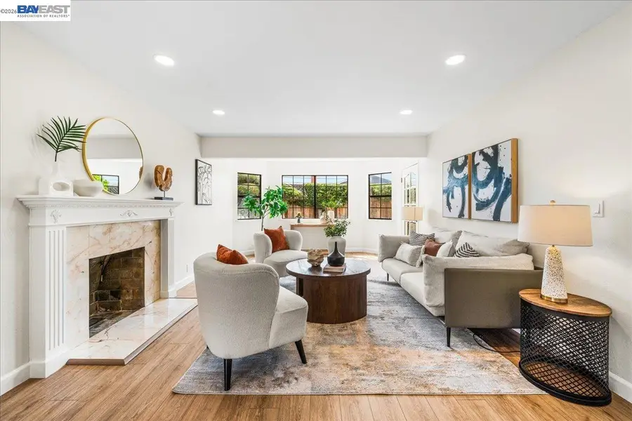 1676 Via Hermana, San Lorenzo, CA 94580 - #2