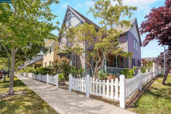 1220 Promenade St, Hercules, CA 94547