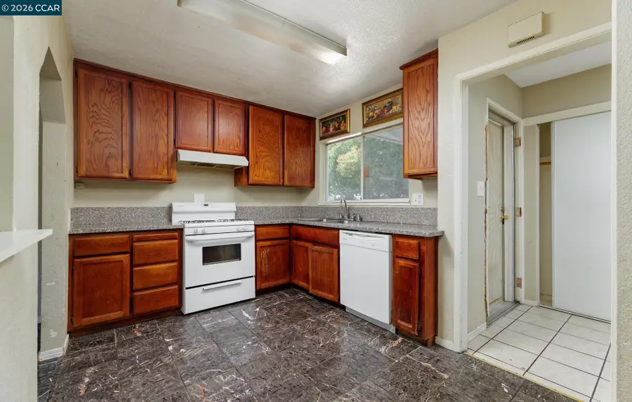 2330 Turnesa Ave, Sacramento, CA 95822 - #2