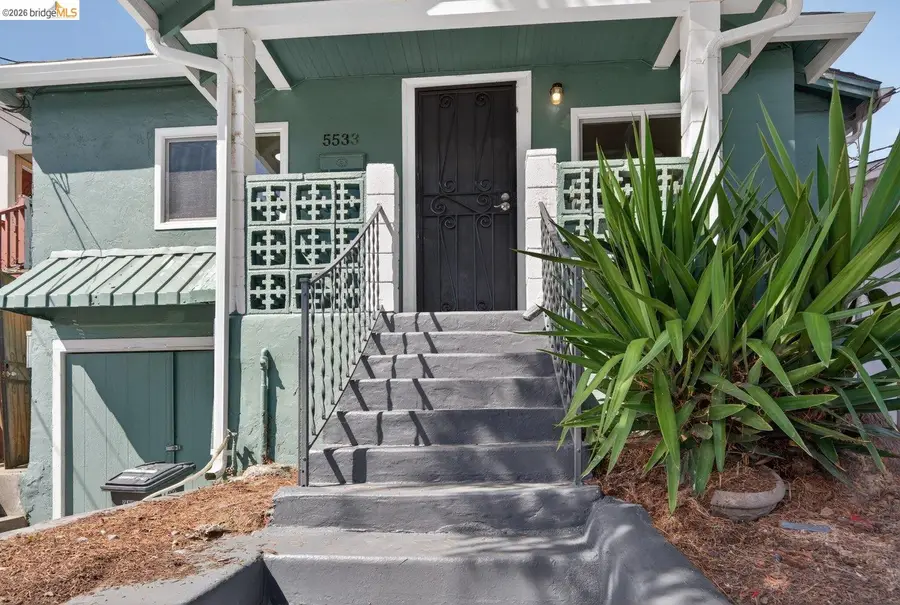 5533 Edgerly St, Oakland, CA 94621 - #2