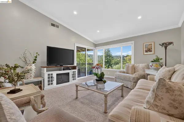 2608 Saklan Indian Drive #3, Entry 4, Walnut Creek, CA 94595