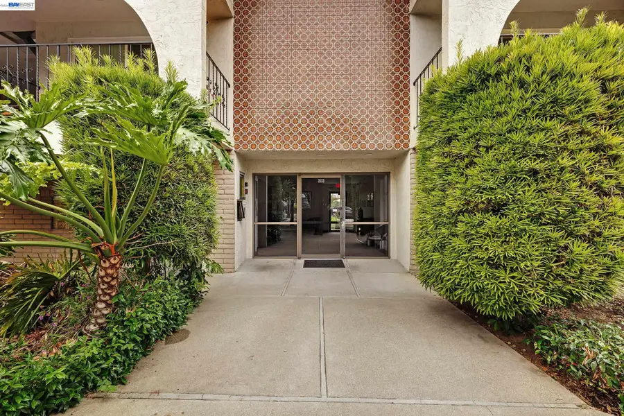 2133 Santa Clara Ave #328, Alameda, CA 94501 - #3