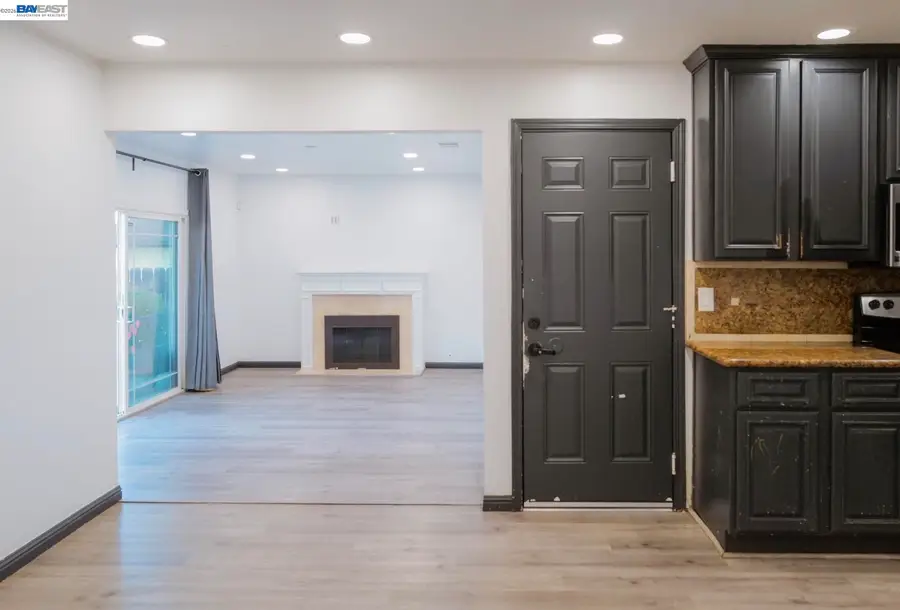 828 Coral Dr, Rodeo, CA 94572 - #3