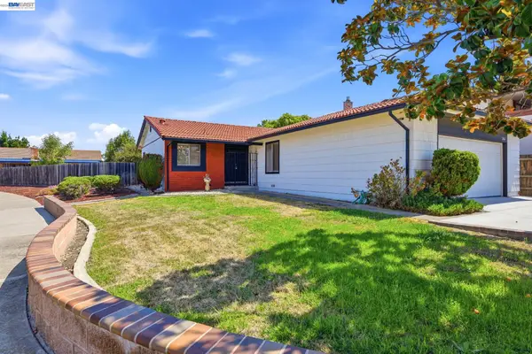 2467 Hibiscus Dr, Hayward, CA 94545