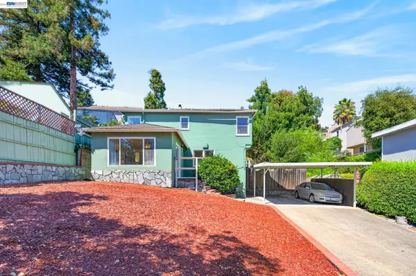 8382 Golf Links Rd, Oakland, CA 94605