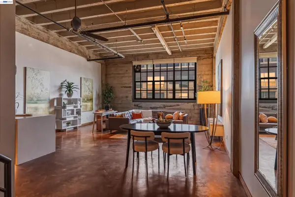 247 Fourth Street #405, Oakland, CA 94607