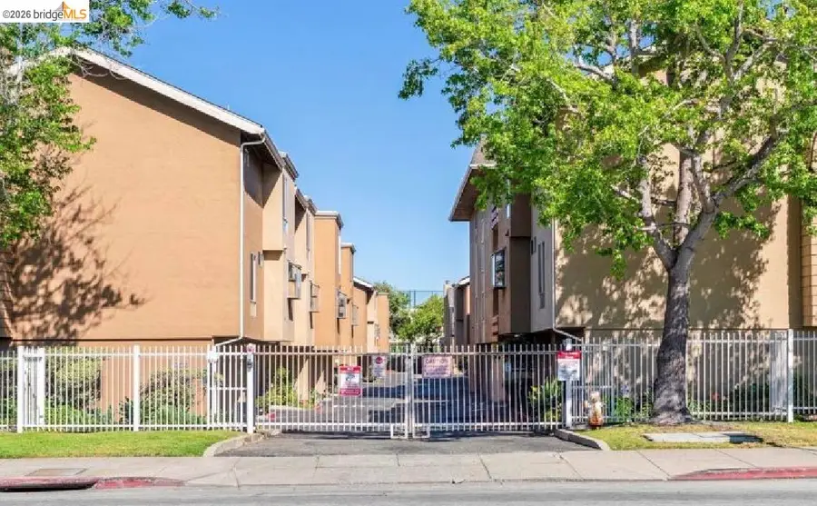 2121 Vale Rd #17, San Pablo, CA 94806 - #2