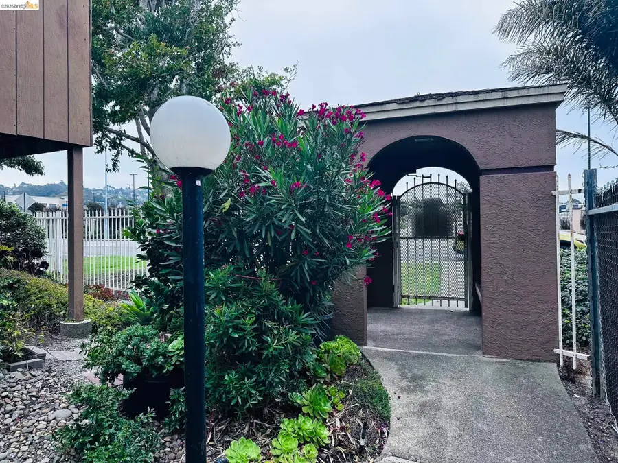 2121 Vale Rd #17, San Pablo, CA 94806 - #3