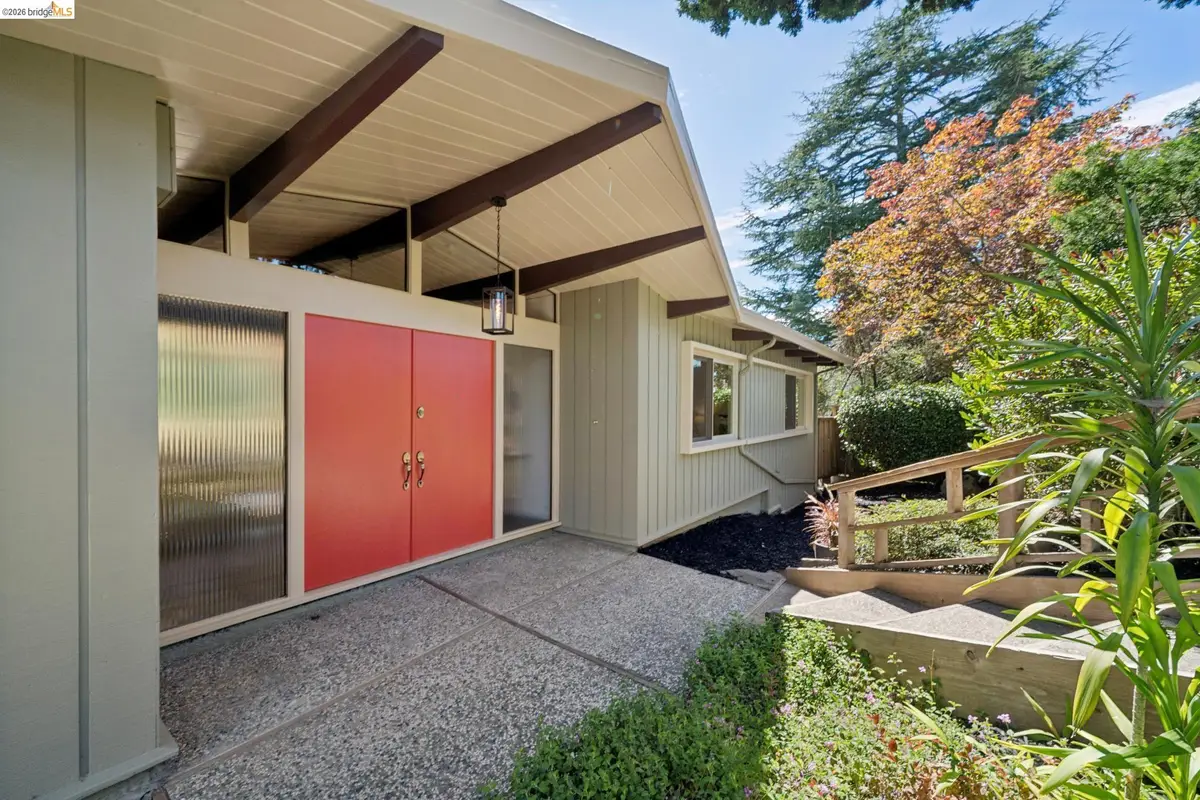6040 Chelton Dr, Oakland, CA 94611 - #1