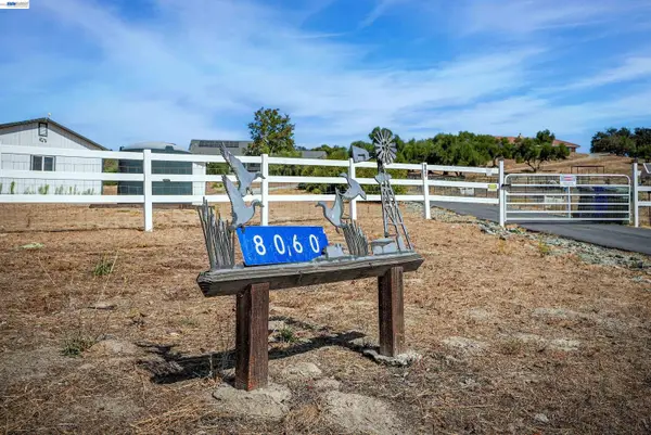 8060 Chardonnay Pl, Valley Springs, CA 95252