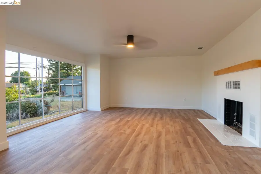 392 W Grand Ave, Porterville, CA 93257 - #2