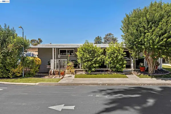 2061 Dalis Drive #62, Concord, CA 94520