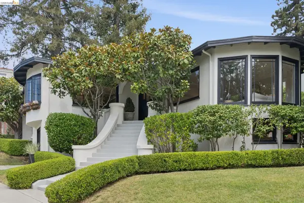 1115 Harvard Rd, Piedmont, CA 94610