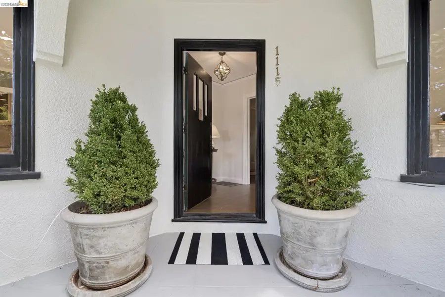 1115 Harvard Rd, Piedmont, CA 94610 - #2