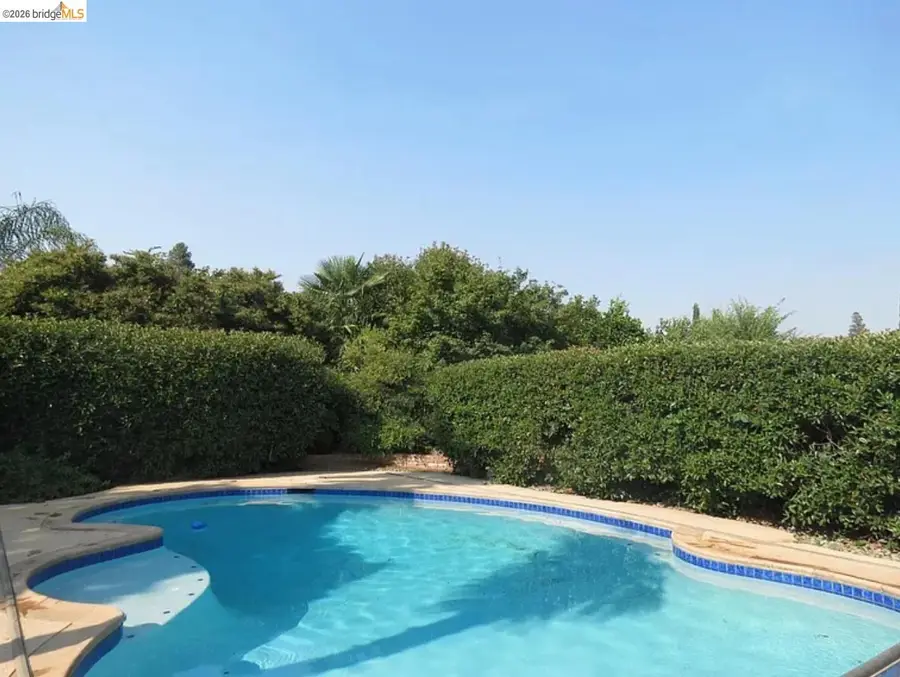 8721 Valley Oak Ln, Elk Grove, CA 95624 - #2