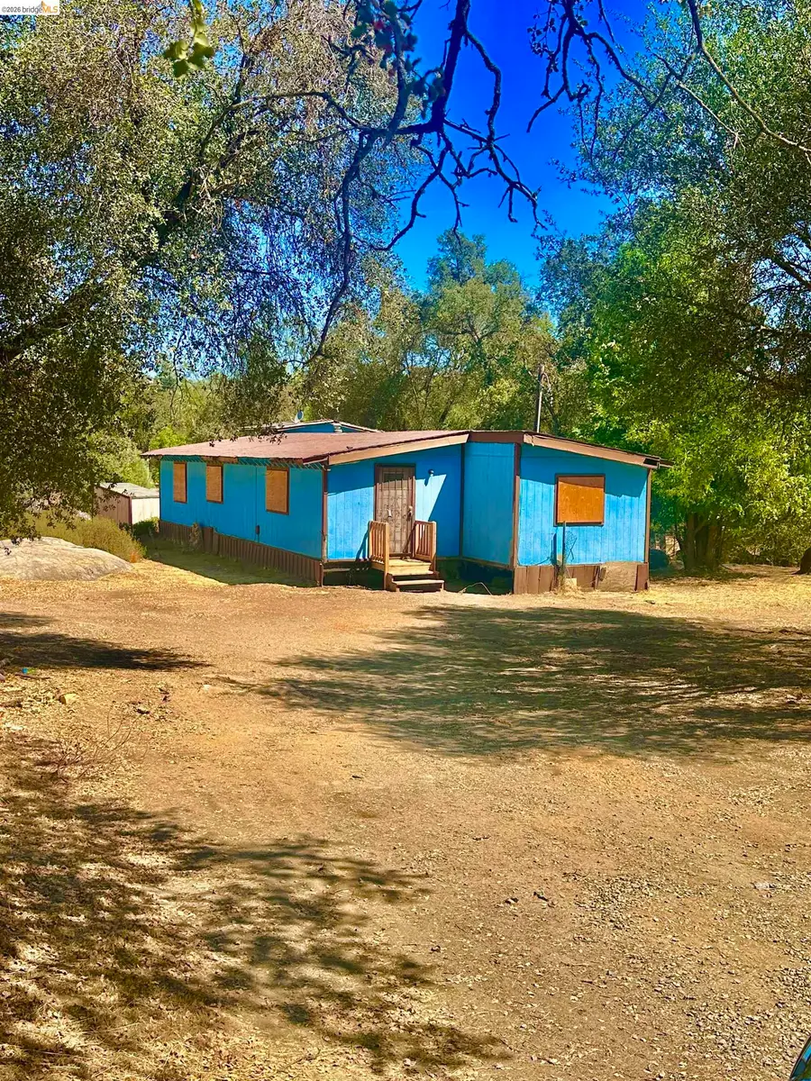 4069 Buckeye Rd., Mariposa, CA 95338 - #3