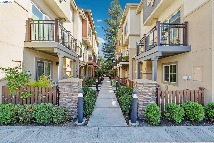 1252 Detroit Ave #5, Concord, CA 94520 - #3