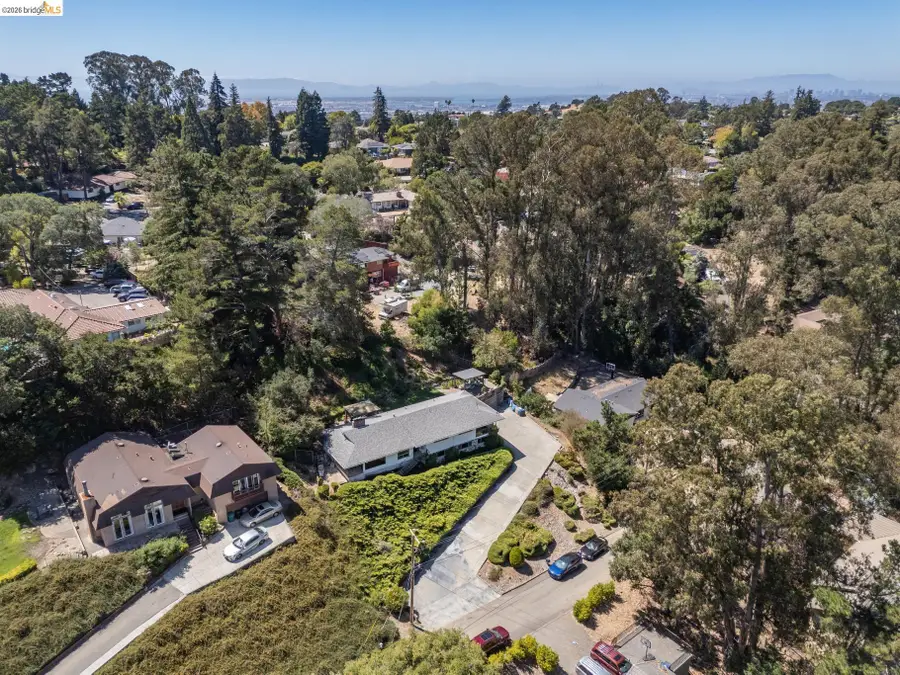 11233 Monan St, Oakland, CA 94605 - #2