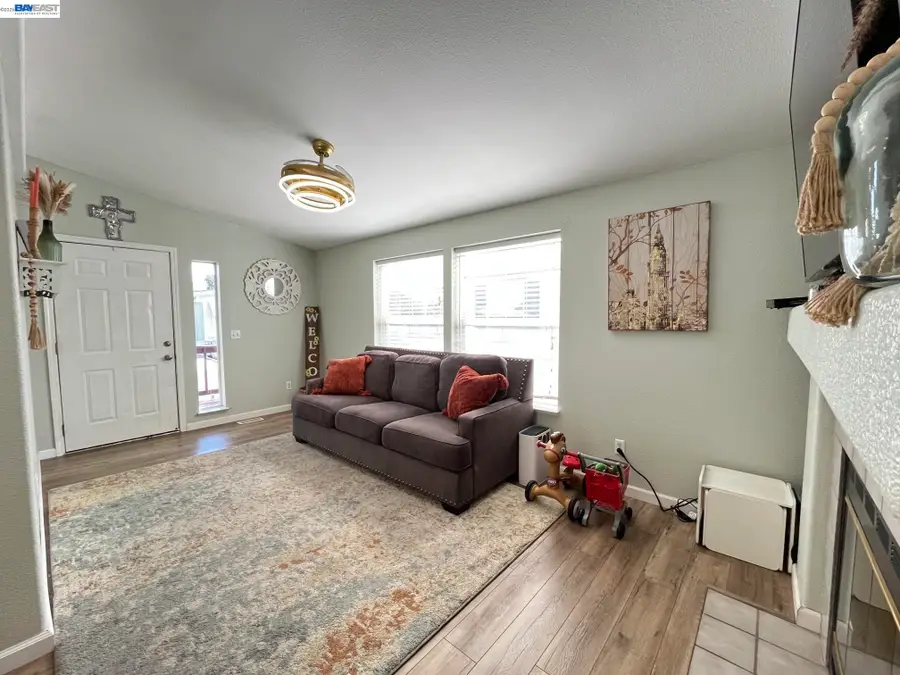 817 Sundial Circle #70, Livermore, CA 94550 - #2