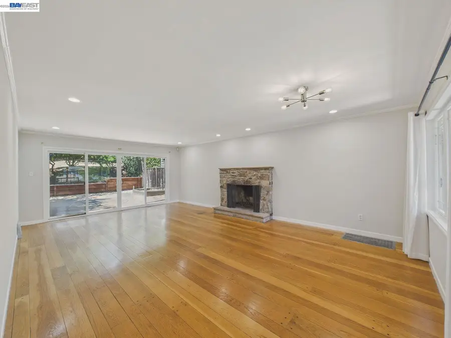 4015 Rusting Ave, Oakland, CA 94605 - #2