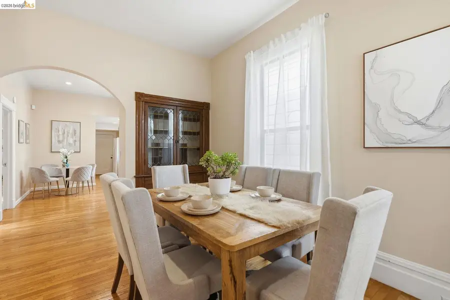 560 45th St, Oakland, CA 94609 - #3