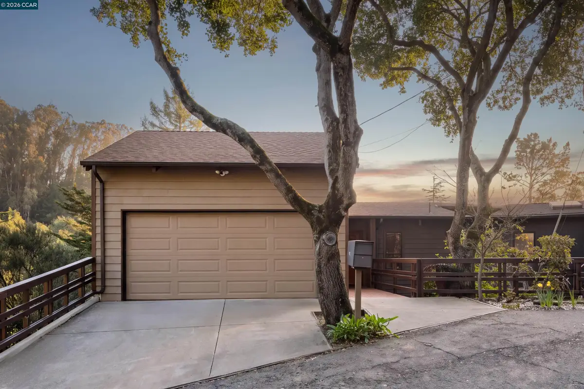7160 Thorndale Dr, Oakland, CA 94611 - #1