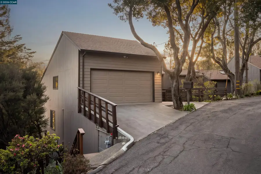 7160 Thorndale Dr, Oakland, CA 94611 - #2