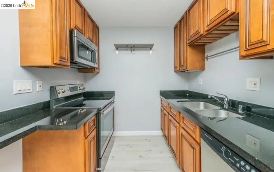 4099 Howe St #102, Oakland, CA 94611 - #3