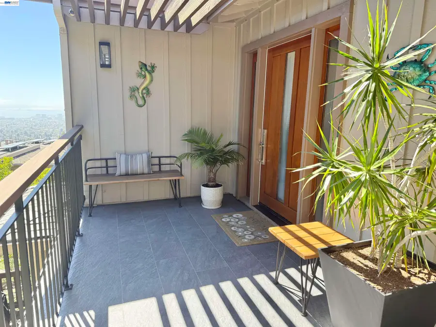 8 Starview Dr, Oakland, CA 94618 - #3