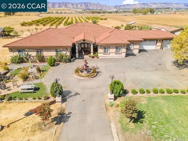 8495 Freedom Ln, Winters, CA 95694