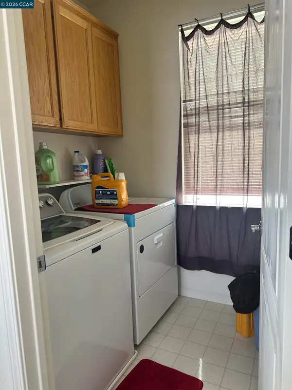 1012 Craftsman Dr, Hercules, CA 94547