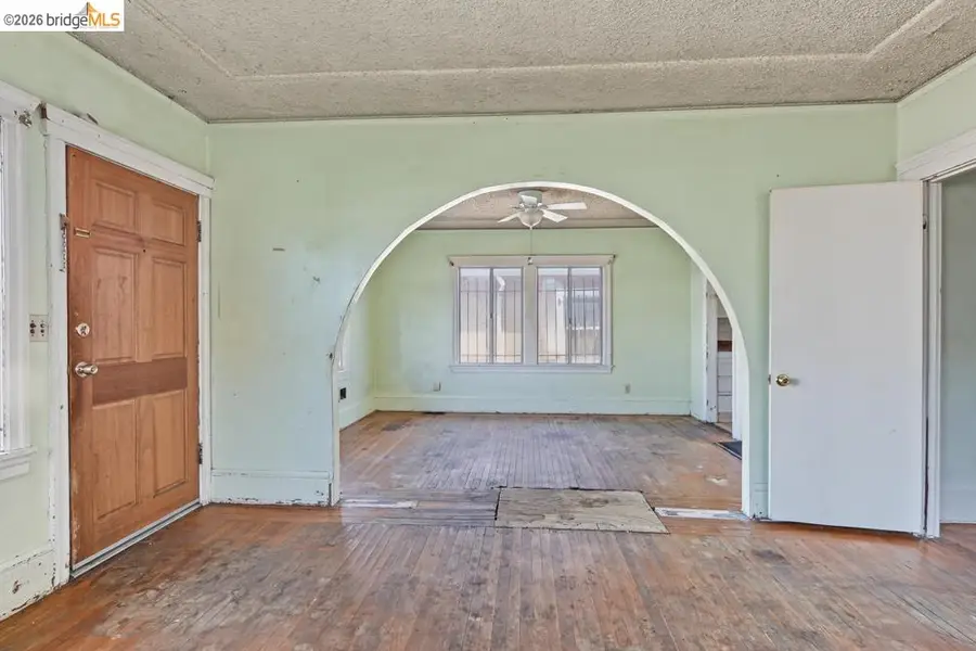 6001 Holway St, Oakland, CA 94621 - #2