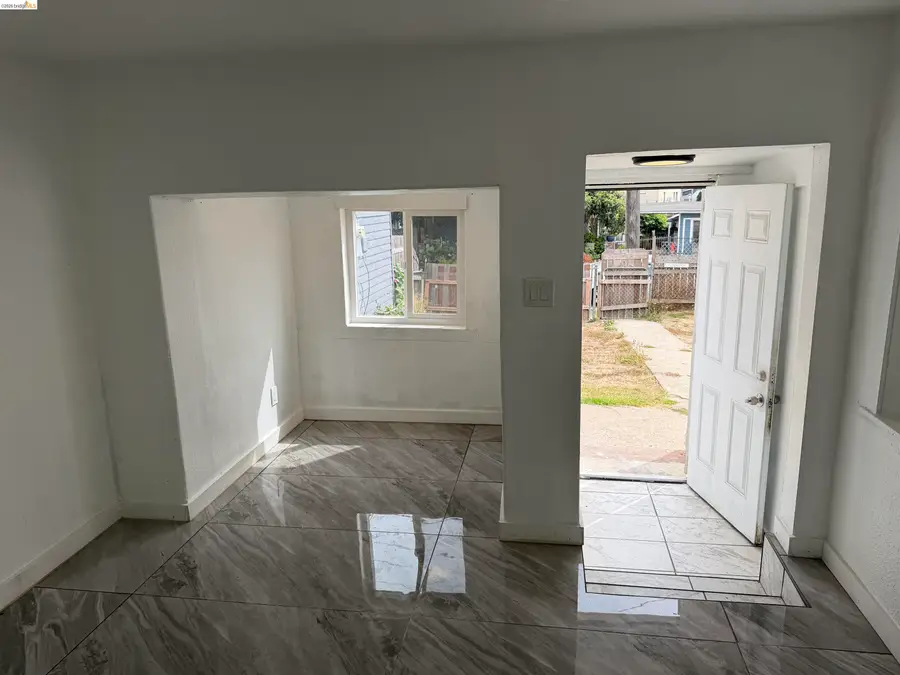 5101 Columbia Ave., Richmond, CA 94801 - #3