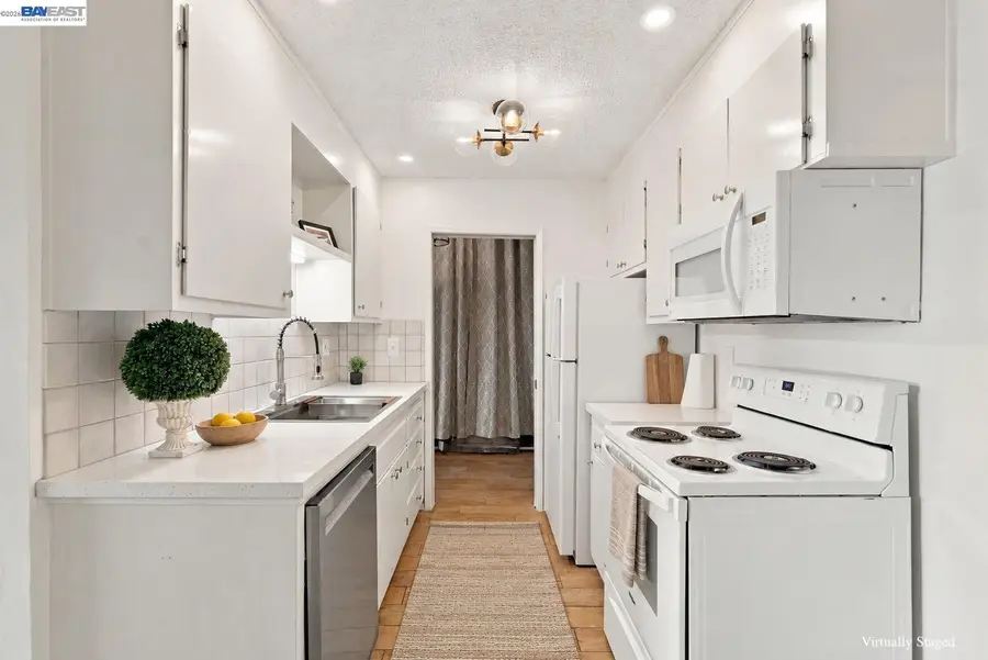2 Panoramic Way #105, Berkeley, CA 94704 - #3