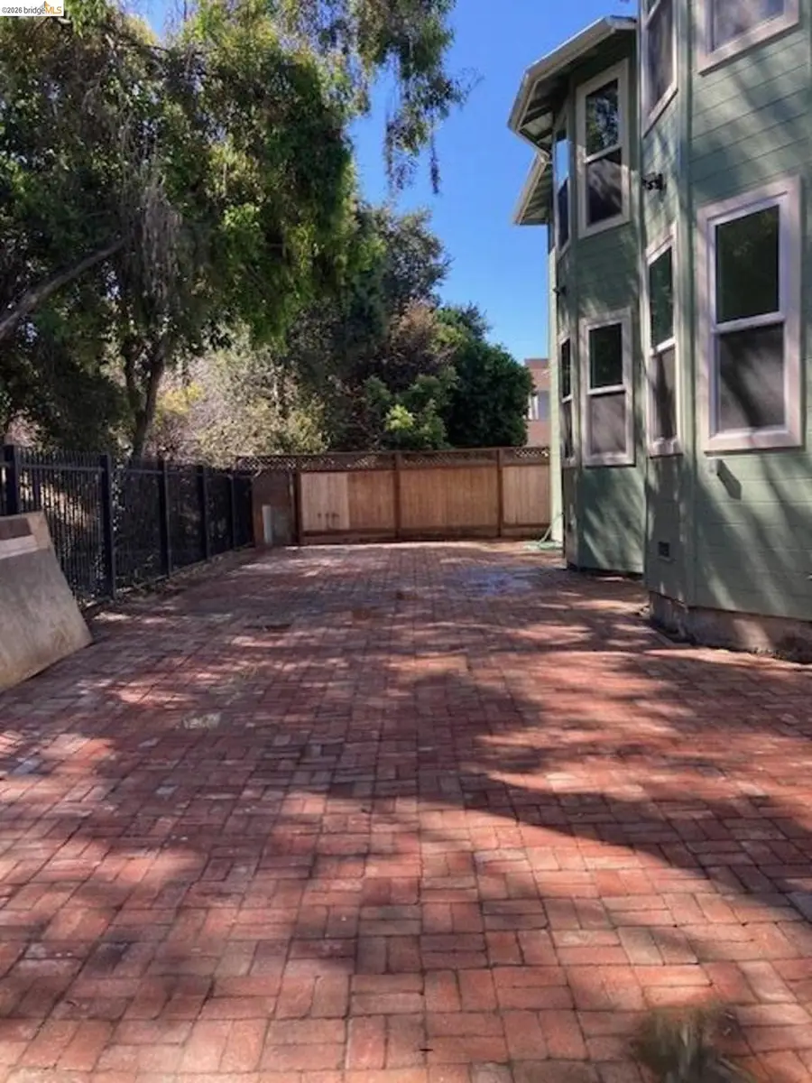 3044 Martin Lurther King, Oakland, CA 94609 - #3