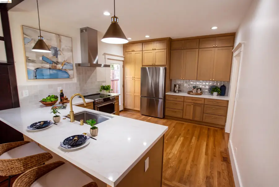 5726 Claremont, Oakland, CA 94618 - #3