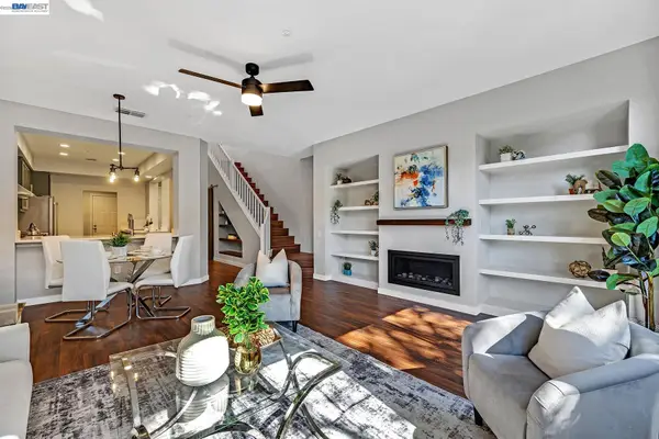 23009 Canyon Terrace Dr #3, Castro Valley, CA 94552