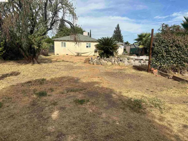 2954 Turpin Ave, Riverbank, CA 95367