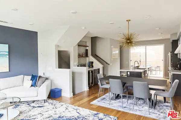 2773 Wright Lane, Los Angeles, CA 90068