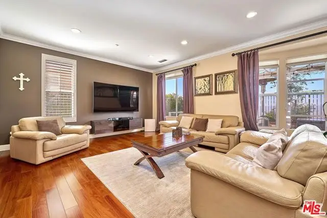 11061 Tamberly Lane, Tujunga, CA 91042 - Image #2