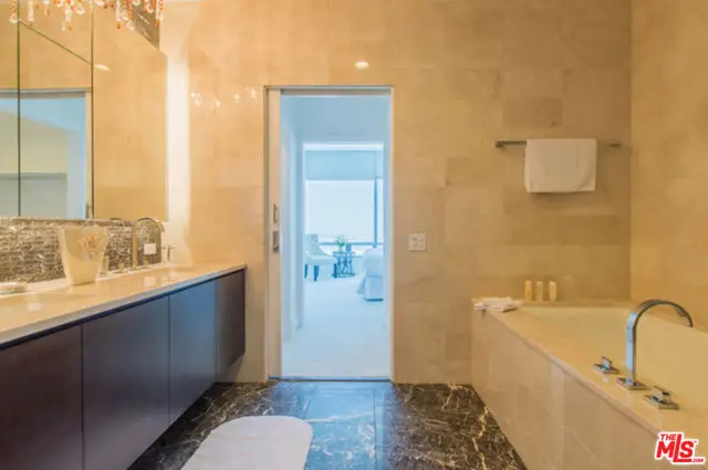 900 W Olympic Boulevard #39E, Los Angeles, CA 90015 - Image #3