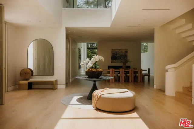 260 S Canyon View Drive, Los Angeles, CA 90049 - Image #2