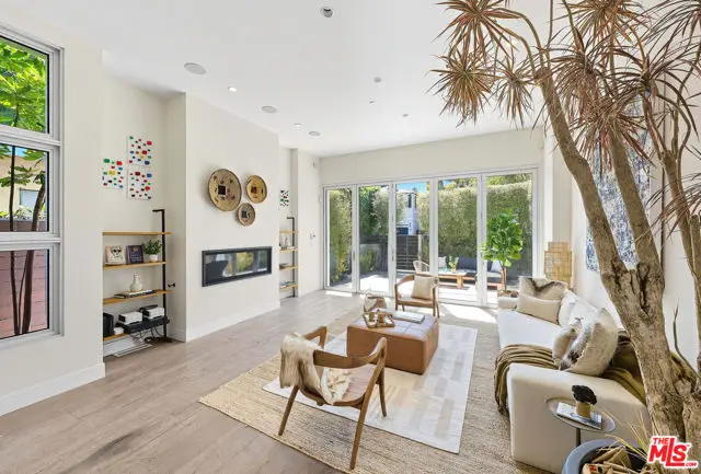 653 Oxford Ave, Venice, CA 90291 - Image #3