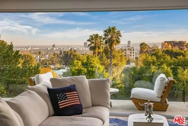 7924 Hillside Avenue, Los Angeles, CA 90046 - Image #2