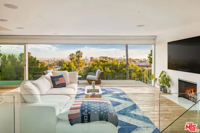 7924 Hillside Avenue, Los Angeles, CA 90046 - Image #3