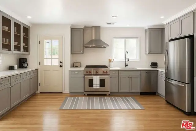 14235 Greenleaf Street, Sherman Oaks, CA 91423 - Image #3