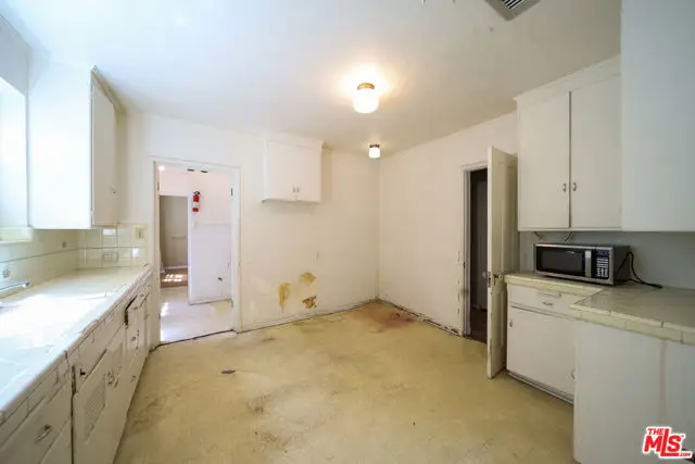 713 N Doheny Drive, Beverly Hills, CA 90210 - Image #1