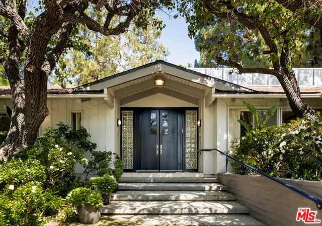 811 N Hillcrest Road, Beverly Hills, CA 90210 - Image #3